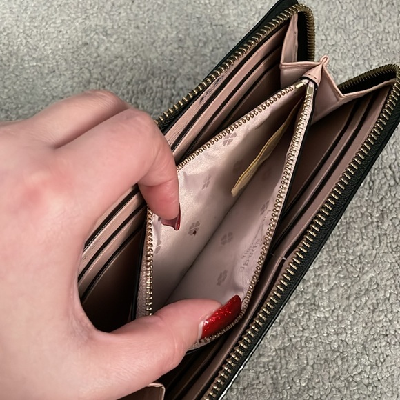 Kate Spade wallet - Picture 7 of 7